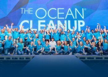 Revolutionary Ocean Cleaning Hack Takes Social Media by Storm